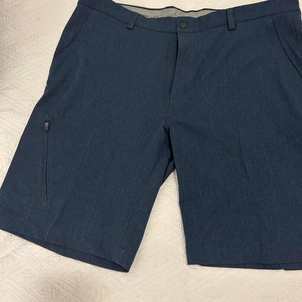 Greg Norman Men's Golf Shorts